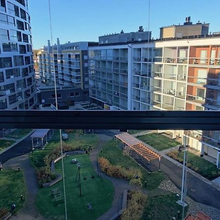 New Studio Cherry Near Helsinki Airport In Kivistoe Vantaa Esterno foto