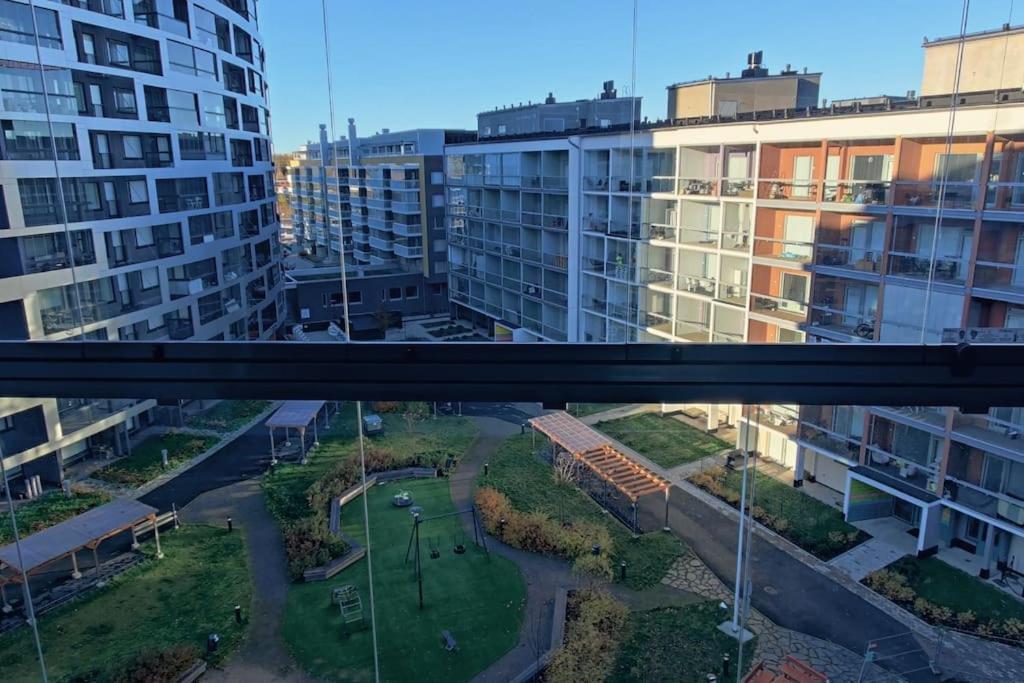 New Studio Cherry Near Helsinki Airport In Kivistoe Vantaa Esterno foto