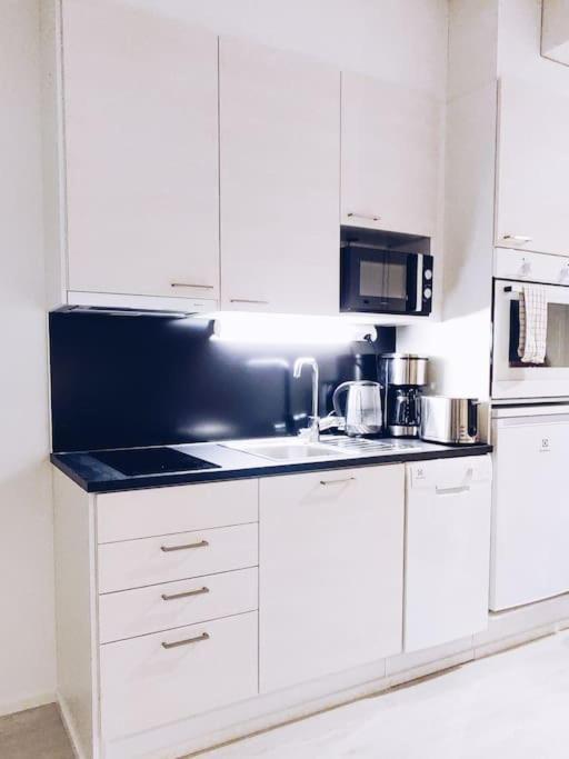 New Studio Cherry Near Helsinki Airport In Kivistoe Vantaa Esterno foto